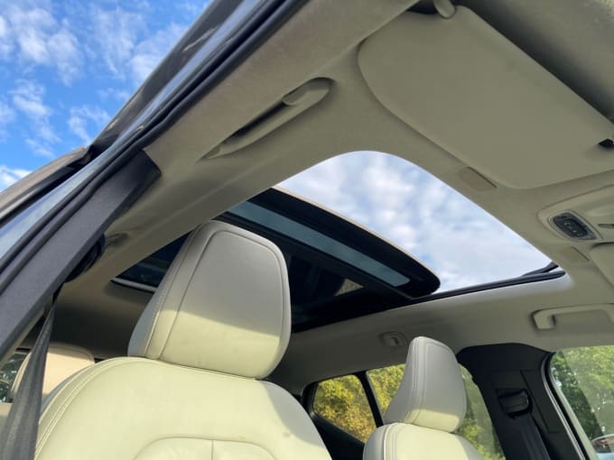 2025 Volvo Xc40