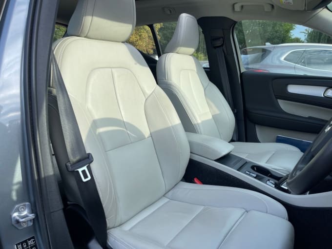 2025 Volvo Xc40