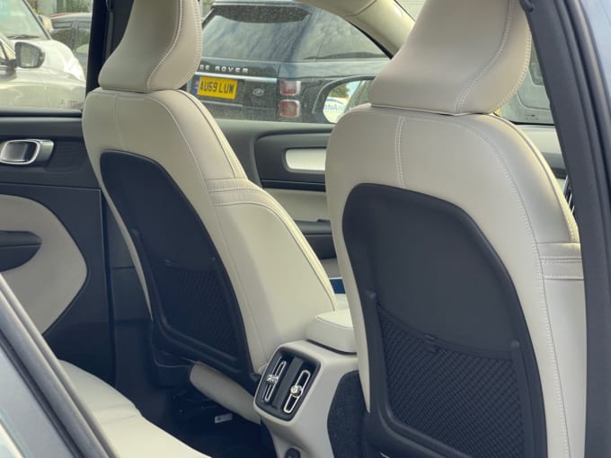 2025 Volvo Xc40