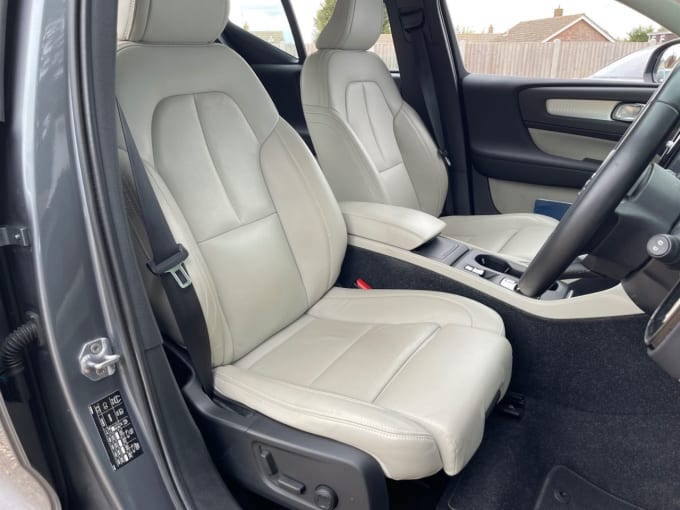 2025 Volvo Xc40