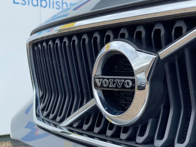 2025 Volvo Xc40