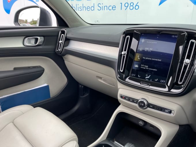 2025 Volvo Xc40