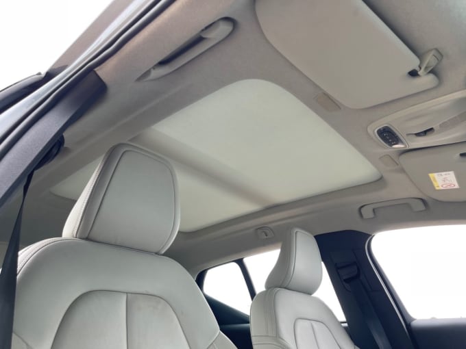 2025 Volvo Xc40