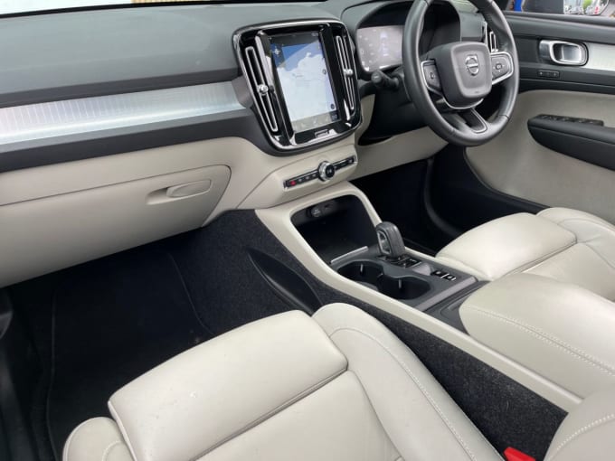 2025 Volvo Xc40