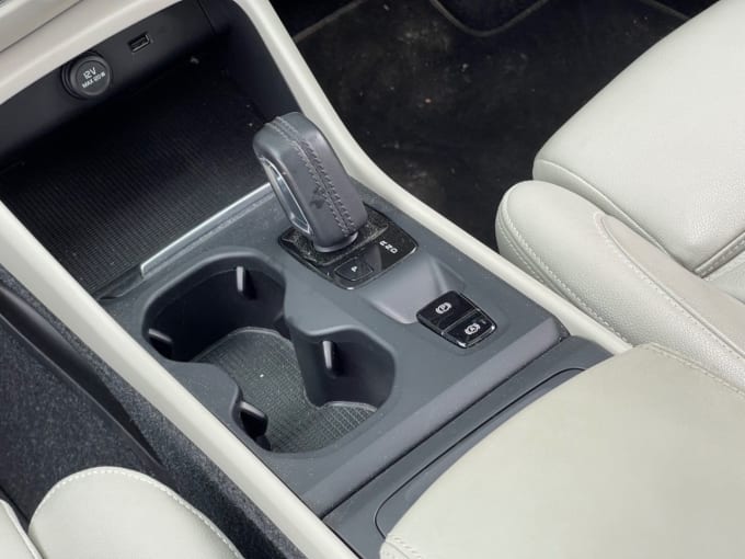 2025 Volvo Xc40