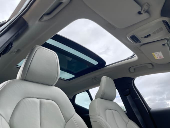 2025 Volvo Xc40