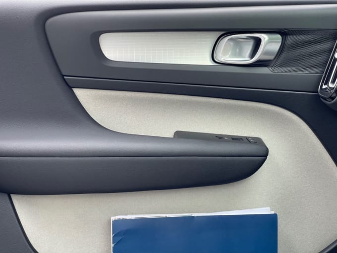 2025 Volvo Xc40