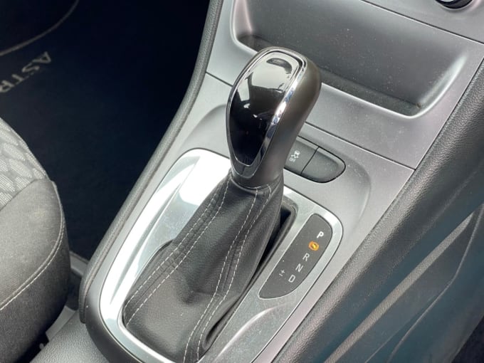 2025 Vauxhall Astra