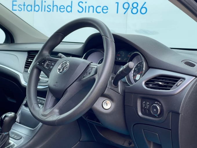 2025 Vauxhall Astra