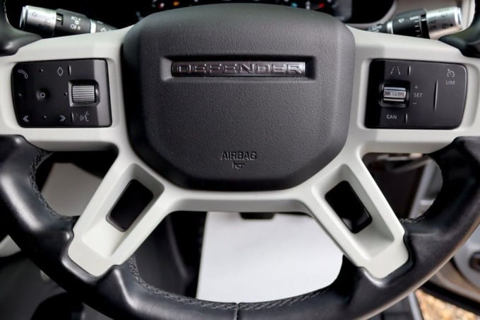 2025 Land Rover Defender