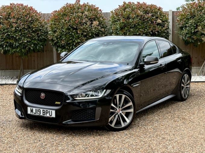 2025 Jaguar Xe