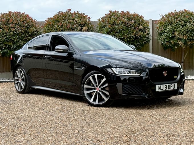 2025 Jaguar Xe