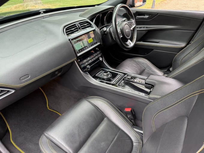 2025 Jaguar Xe