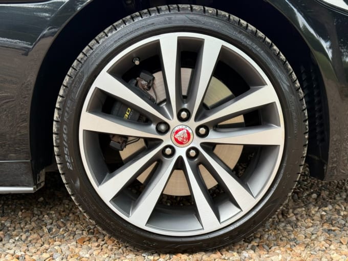 2025 Jaguar Xe