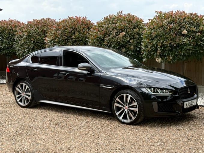 2025 Jaguar Xe