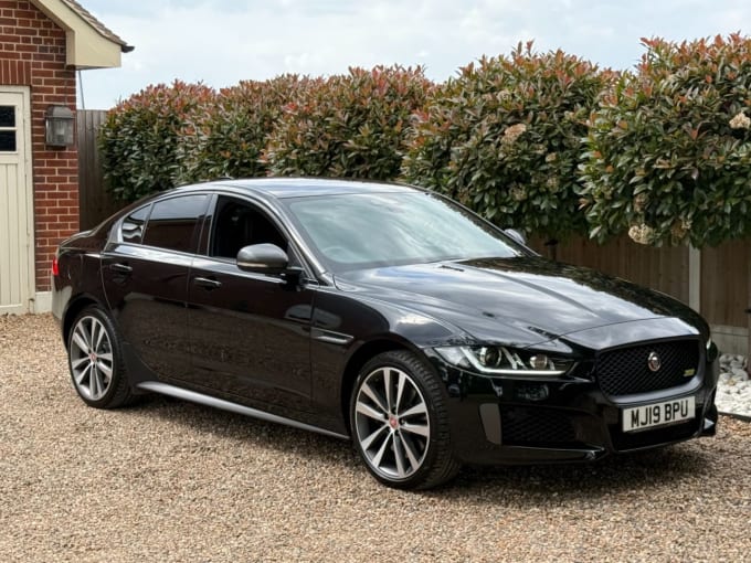 2025 Jaguar Xe