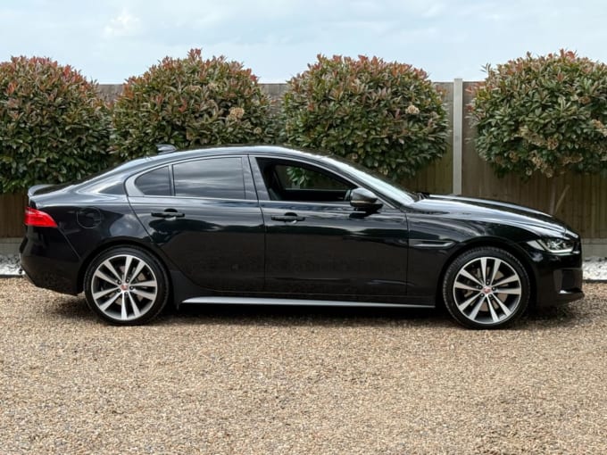 2025 Jaguar Xe
