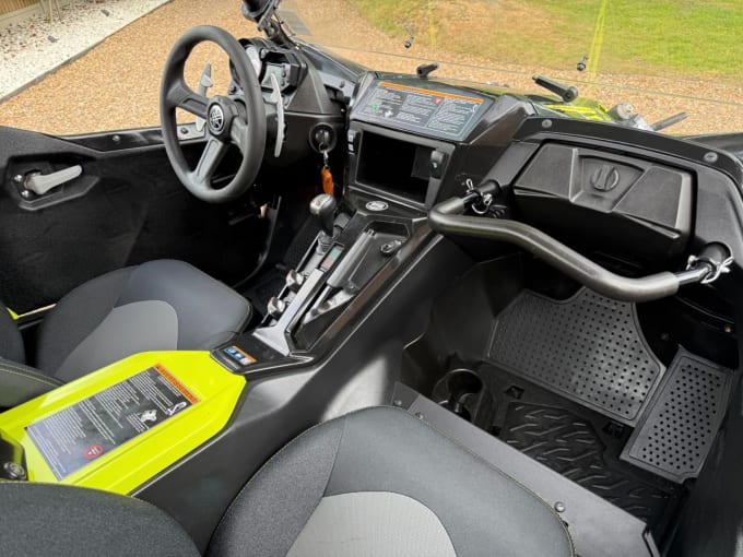 2025 Yamaha Yxz