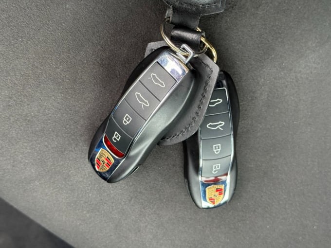 2025 Porsche 718 Cayman
