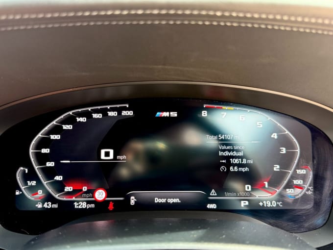 2025 BMW M5
