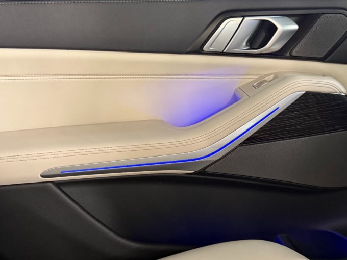 2023 BMW X7