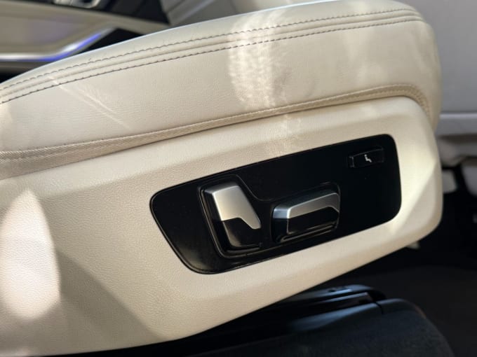2023 BMW X7
