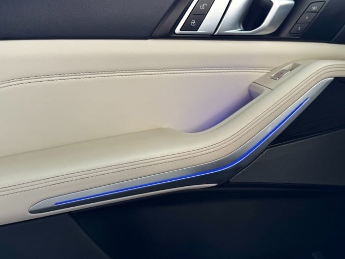 2023 BMW X7