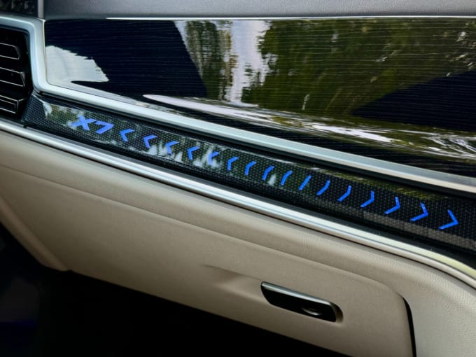2023 BMW X7