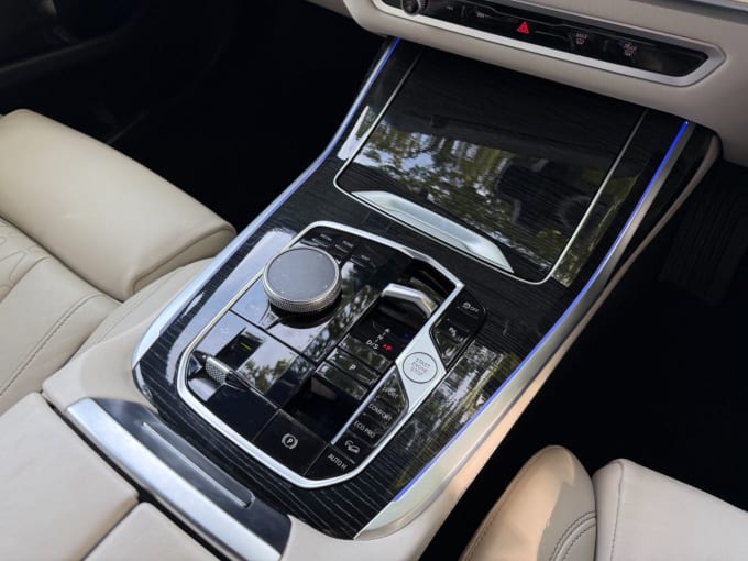 2023 BMW X7