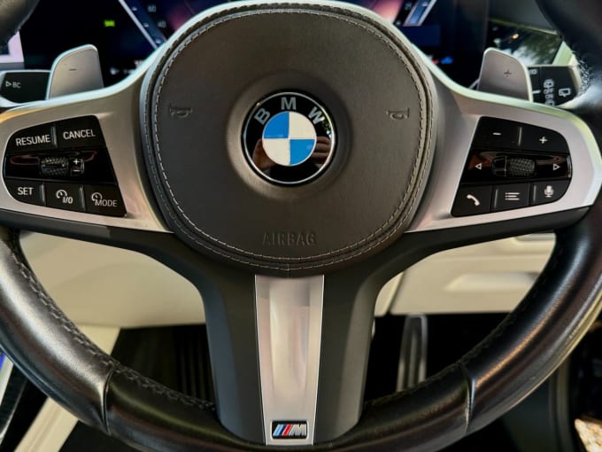2023 BMW X7