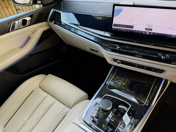 2023 BMW X7