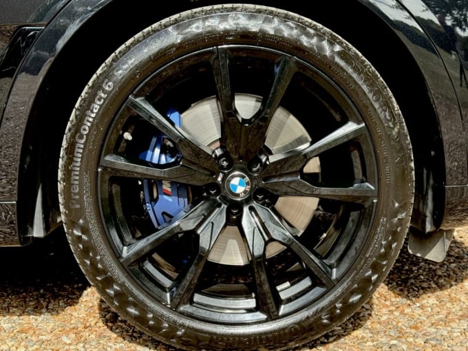 2023 BMW X7
