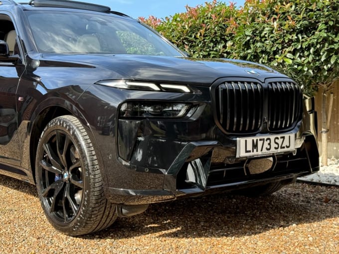 2023 BMW X7