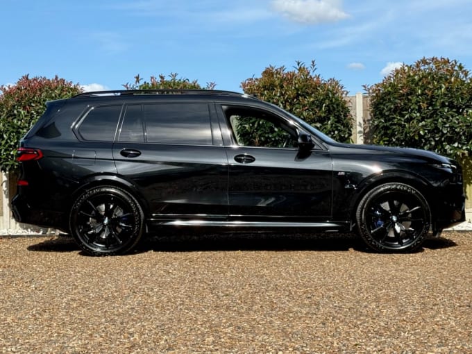 2023 BMW X7