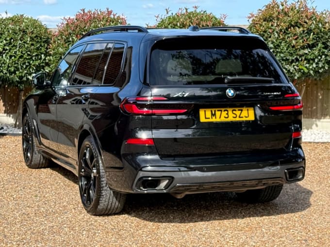 2023 BMW X7