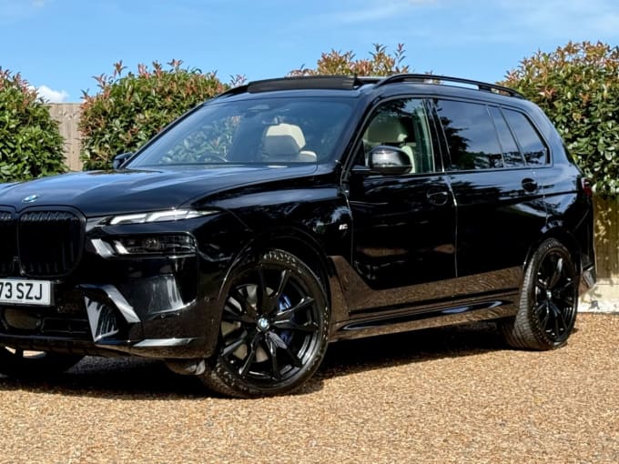 2023 BMW X7