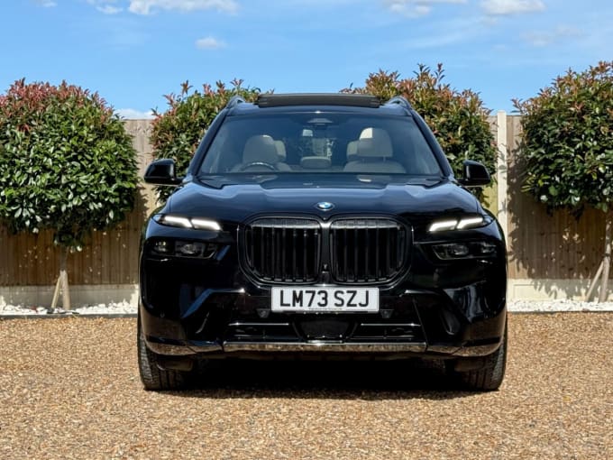 2023 BMW X7