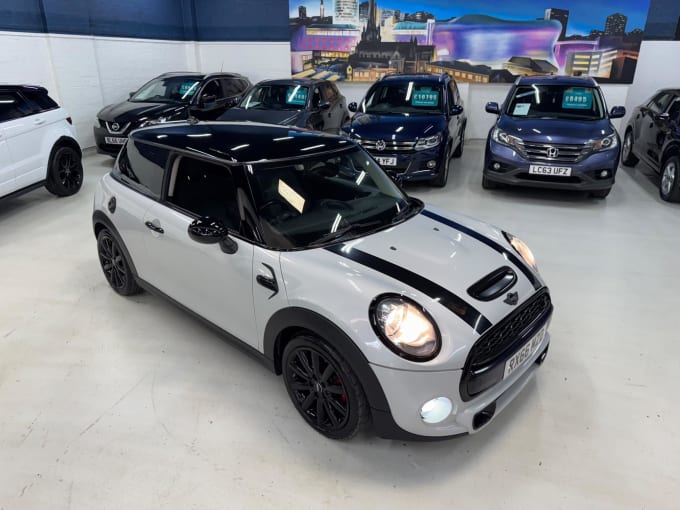 2025 Mini Hatch