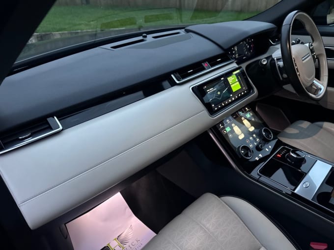 2025 Land Rover Range Rover Velar