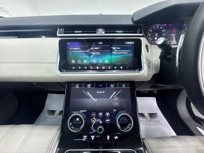 2025 Land Rover Range Rover Velar