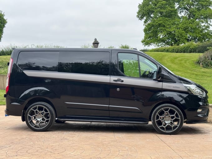 2025 Ford Transit Custom