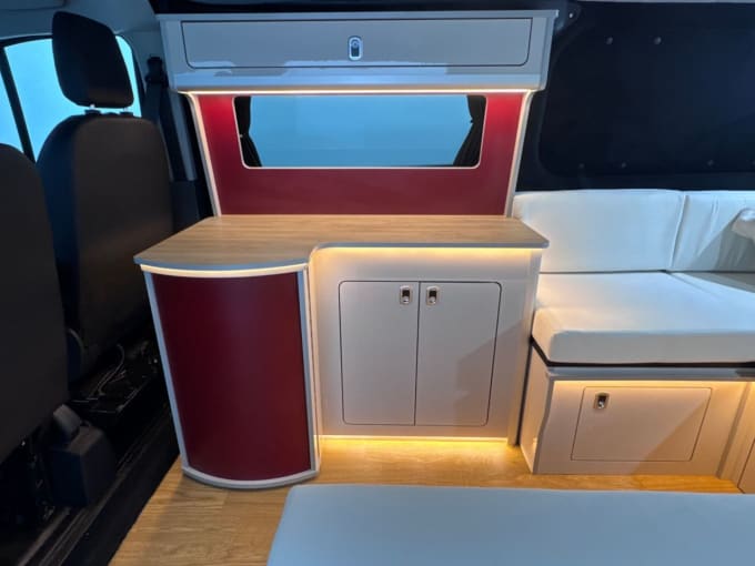 2025 Ford Transit Custom