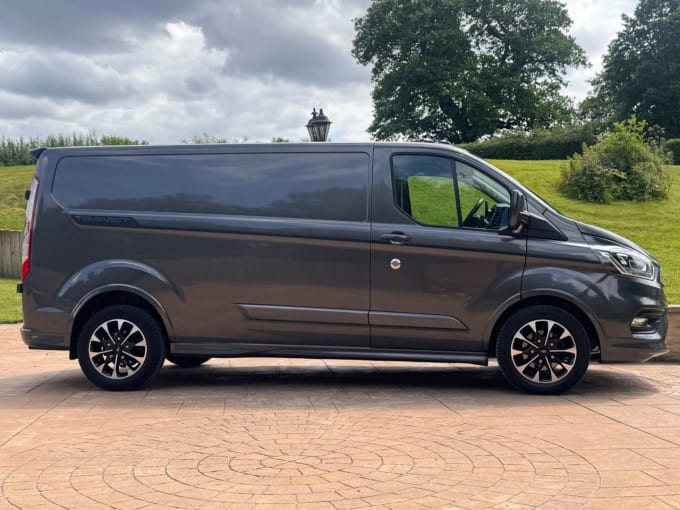 2025 Ford Transit Custom
