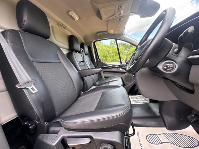 2025 Ford Transit Custom