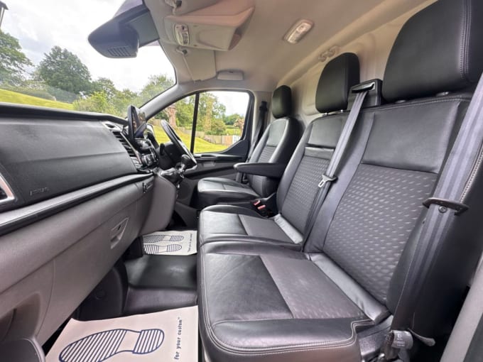 2025 Ford Transit Custom