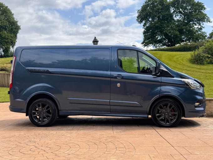 2025 Ford Transit Custom