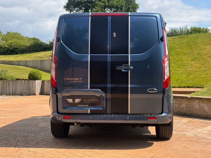 2025 Ford Transit Custom
