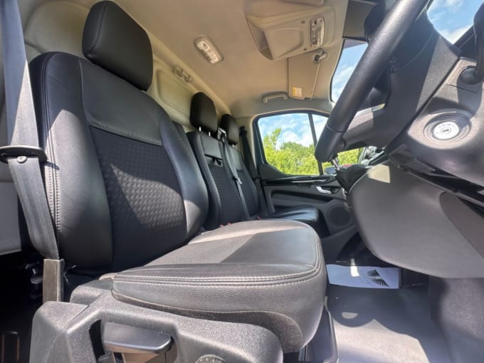 2025 Ford Transit Custom