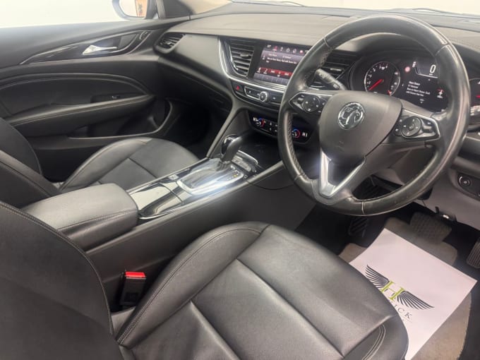 2025 Vauxhall Insignia