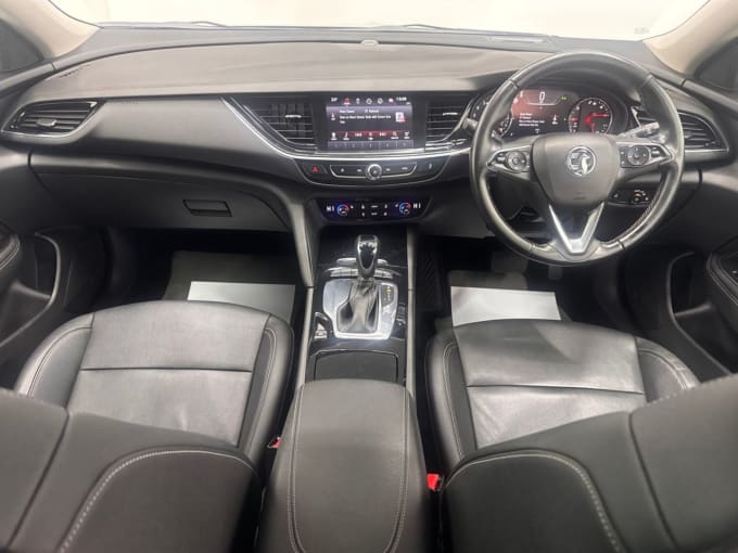 2025 Vauxhall Insignia